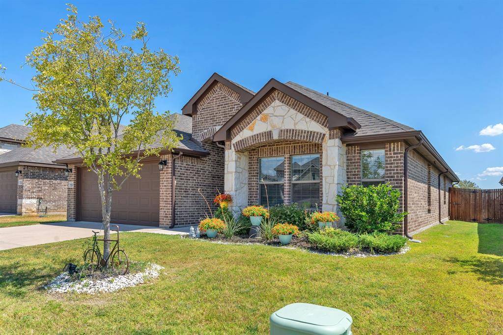 725 Sandy Chip Trail, Fort Worth, TX 76108