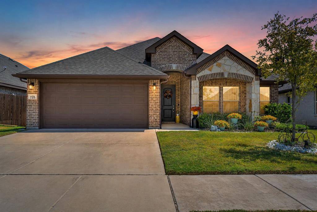 725 Sandy Chip Trail, Fort Worth, TX 76108
