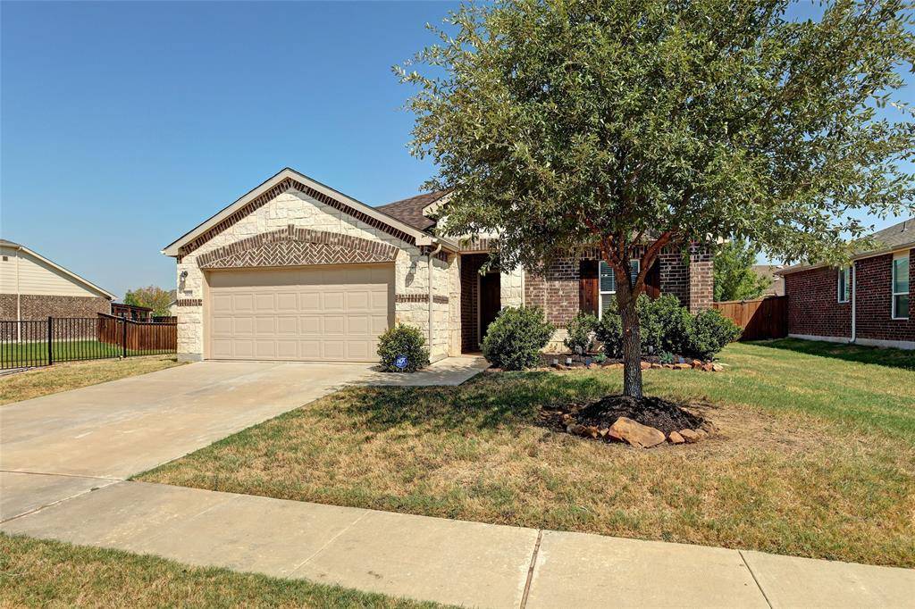 1601 Waggoner Drive, Aubrey, TX 76227