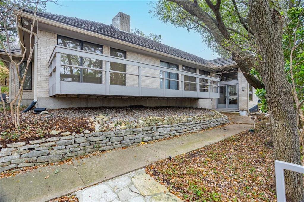 2001 Deepdale Drive, Westover Hills, TX 76107