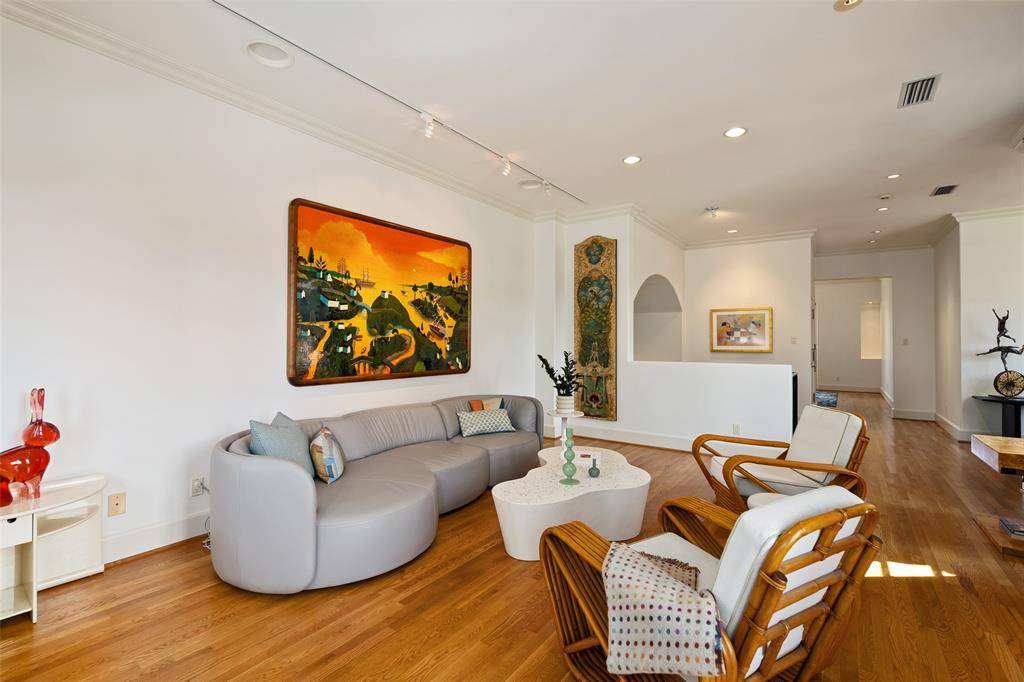 2203 Allen Street, Dallas, TX 75204