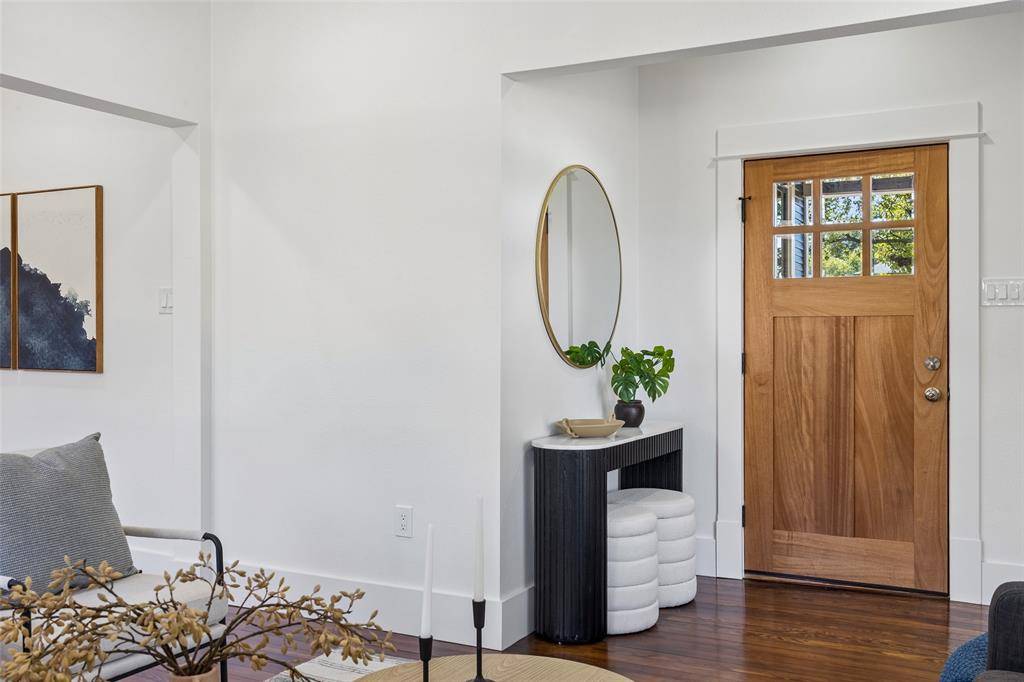 418 S Willomet Avenue, Dallas, TX 75208