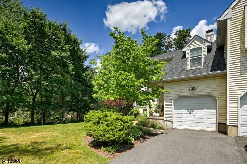 15 NAVAJO TRL, Branchburg Twp., NJ 08876