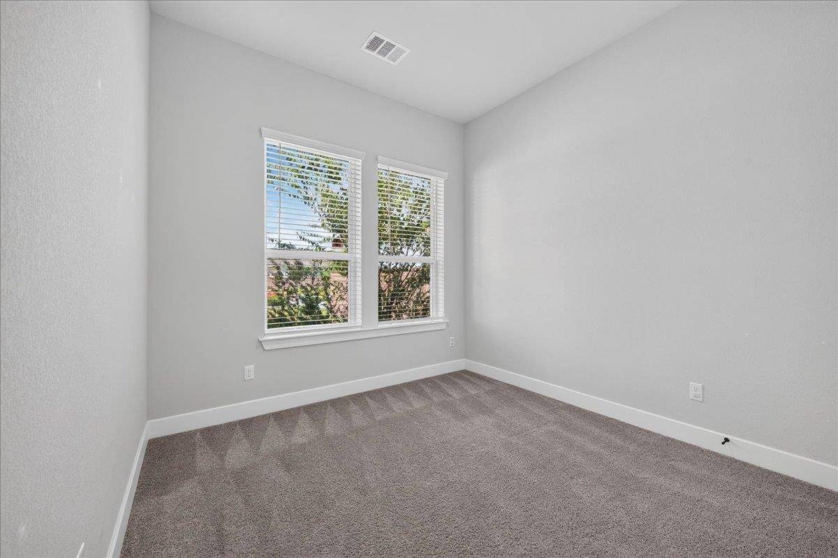 105 Lantana CV, Bastrop, TX 78602