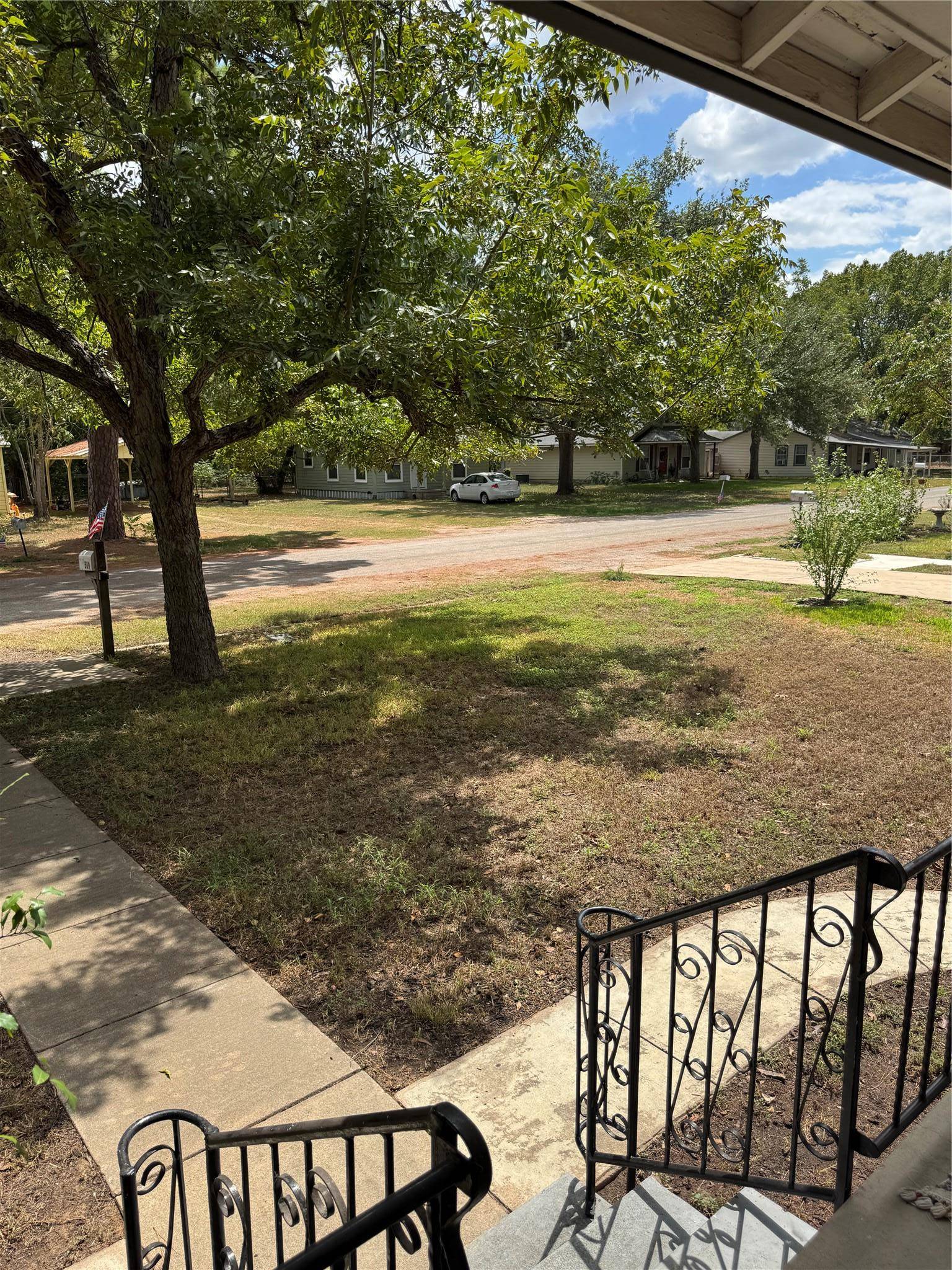 509 Whitehead ST, Smithville, TX 78957