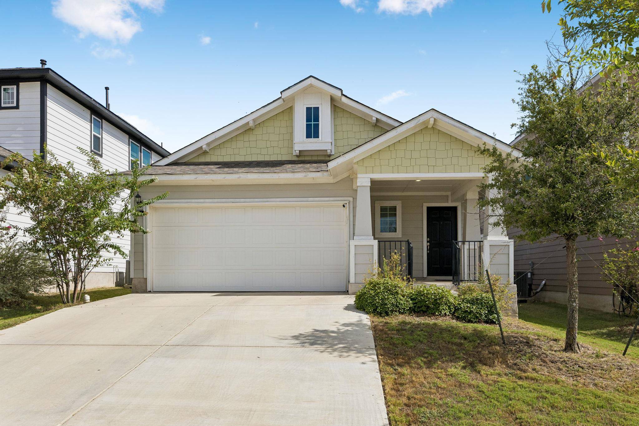 164 Appleberry LN, Elgin, TX 78621