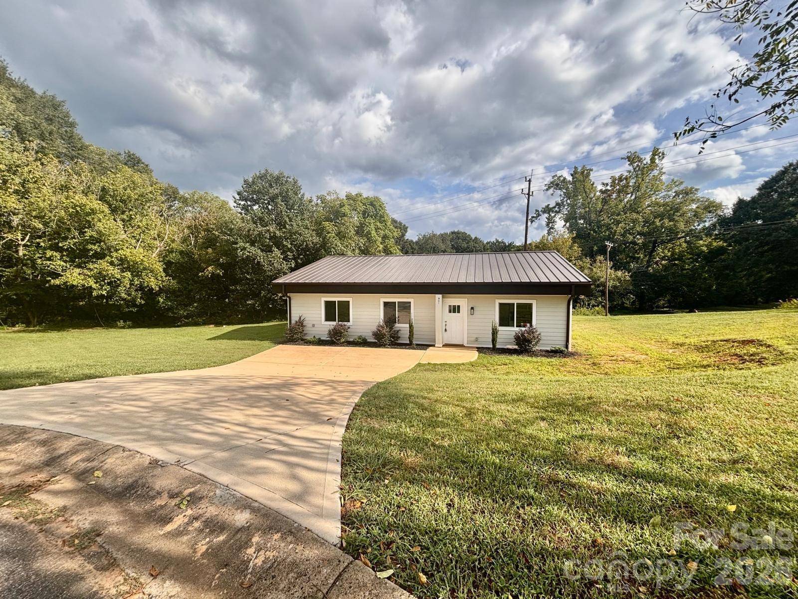 901 Linney LN, Shelby, NC 28152