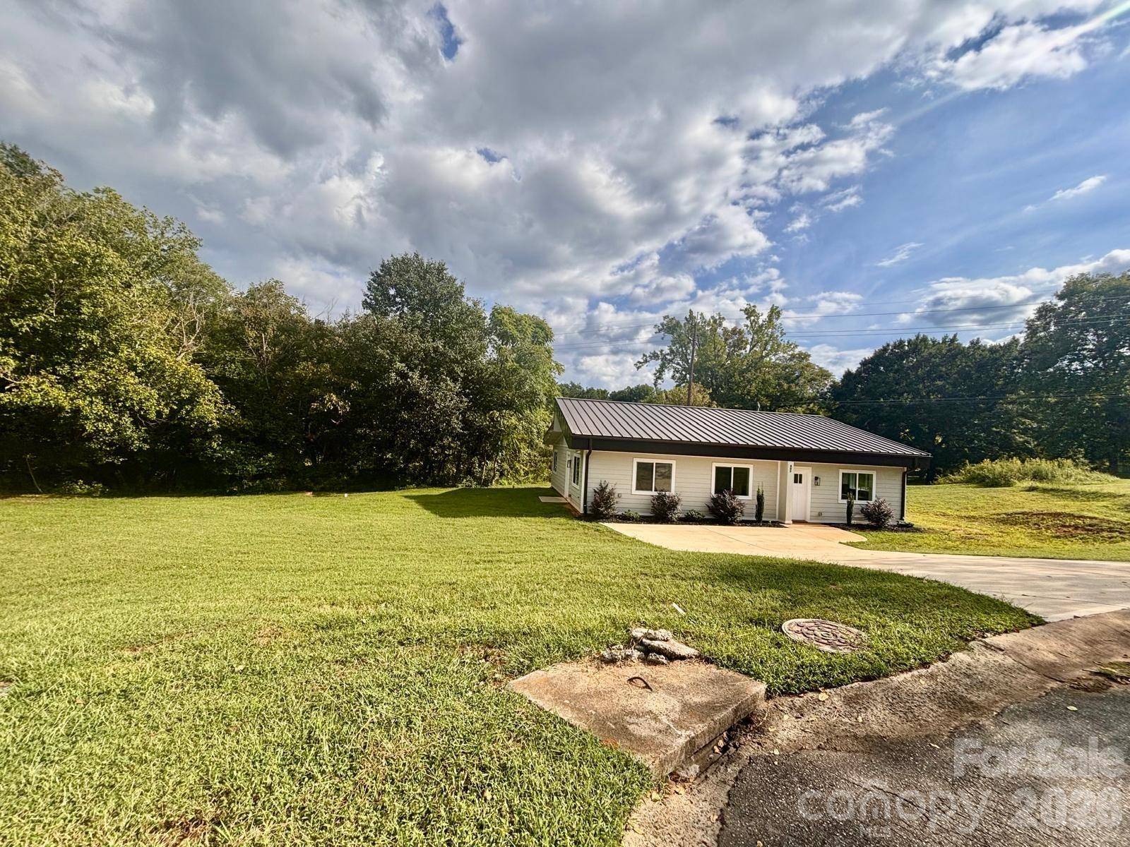 901 Linney LN, Shelby, NC 28152