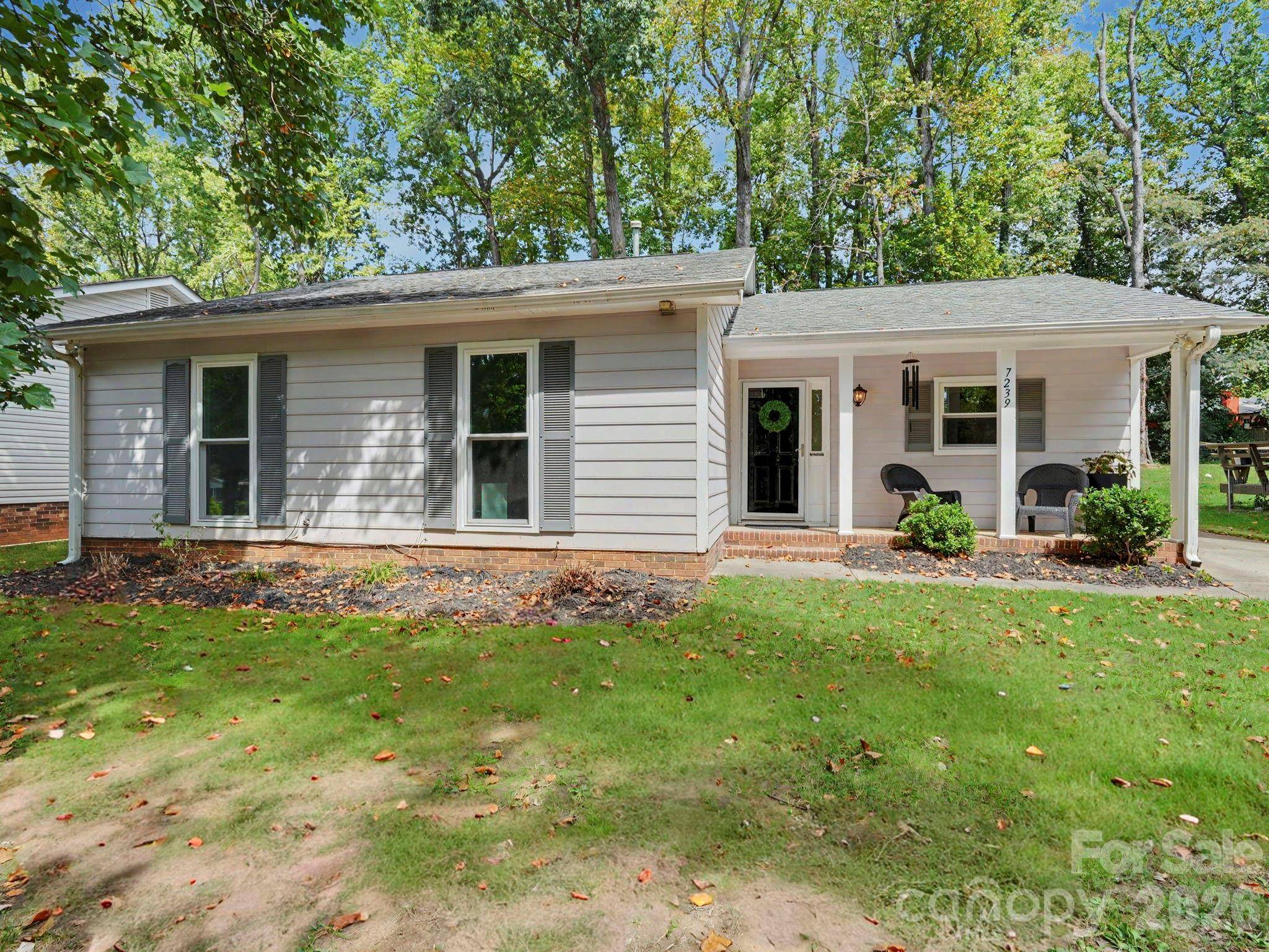 7239 Lockmont DR, Charlotte, NC 28212