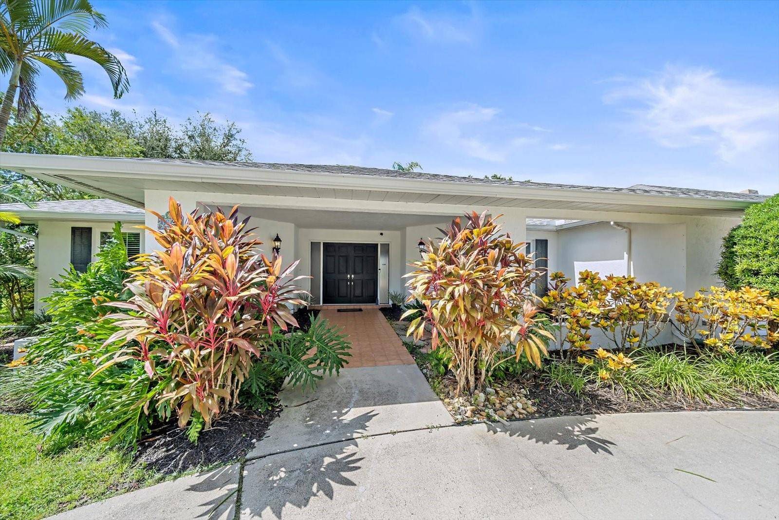 6840 COUNTRY LAKES CIR, Sarasota, FL 34243