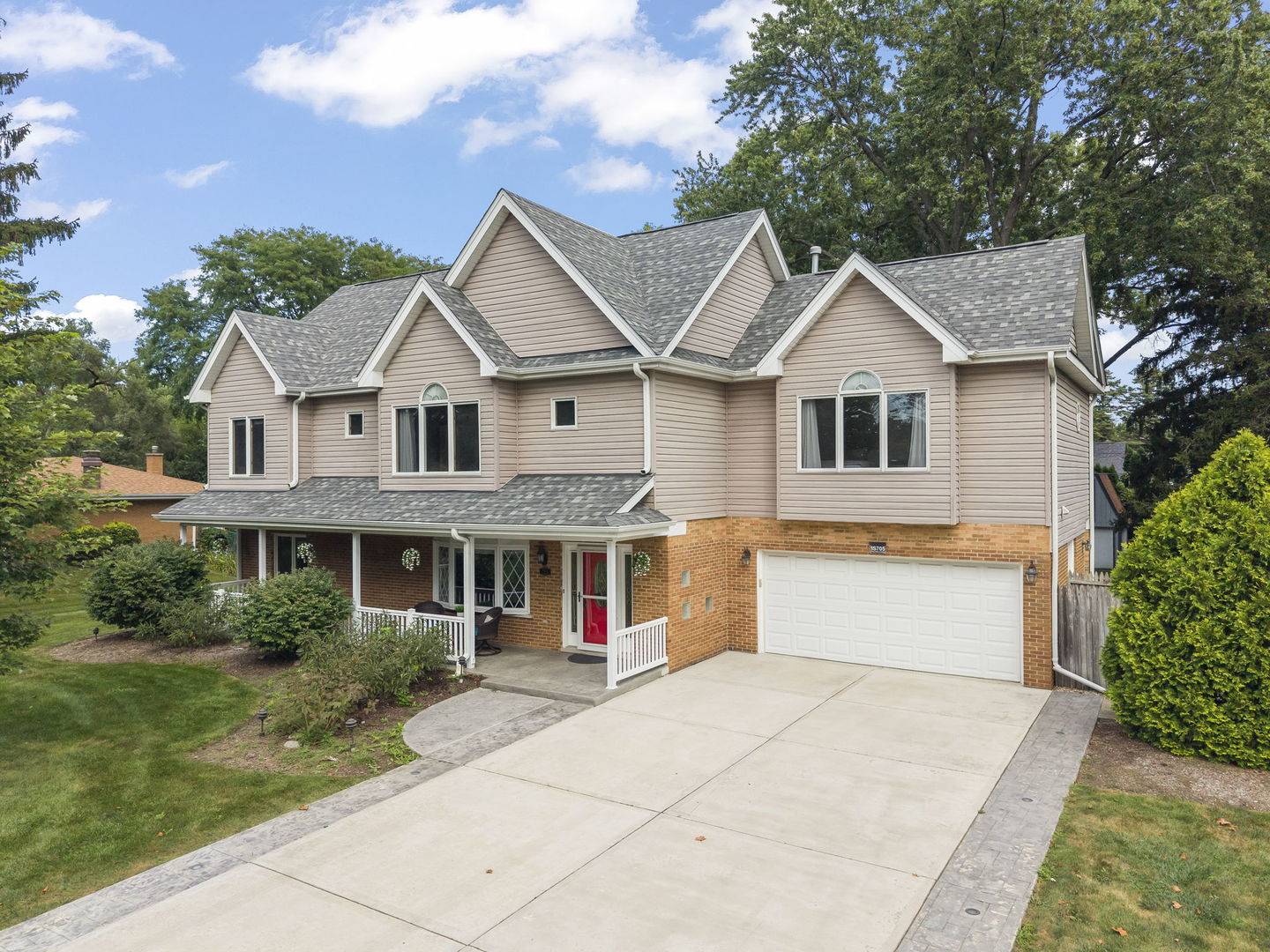 1S705 Westview AVE, Lombard, IL 60148