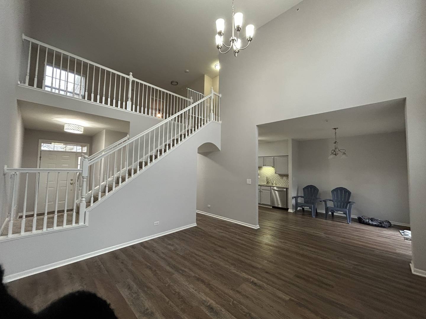 709 Riding LN, St. Charles, IL 60174
