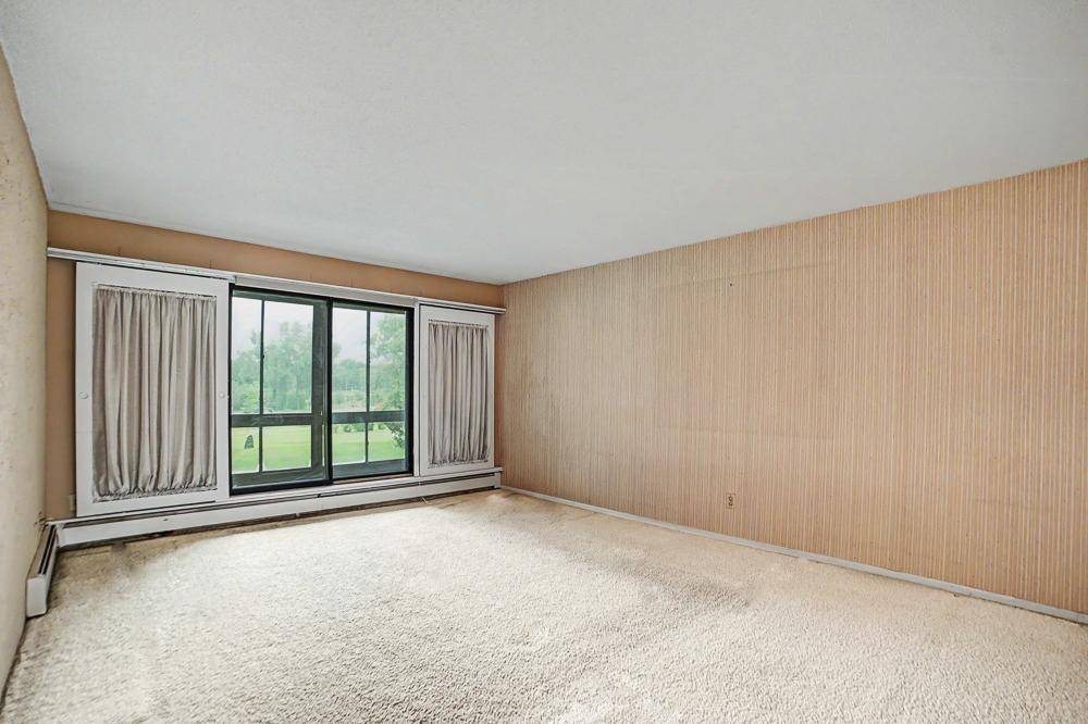 2680 Oxford ST N #107, Roseville, MN 55113