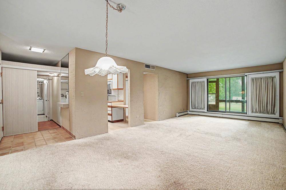 2680 Oxford ST N #107, Roseville, MN 55113