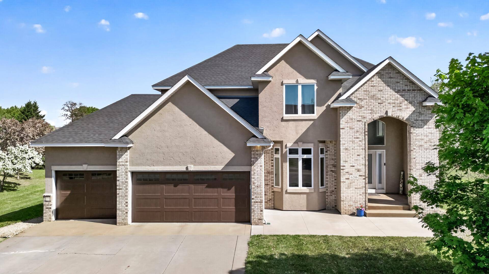 6206 106th AVE N, Brooklyn Park, MN 55443