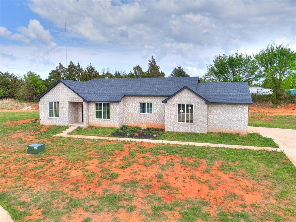 10130 S Meadows LN, Guthrie, OK 73044