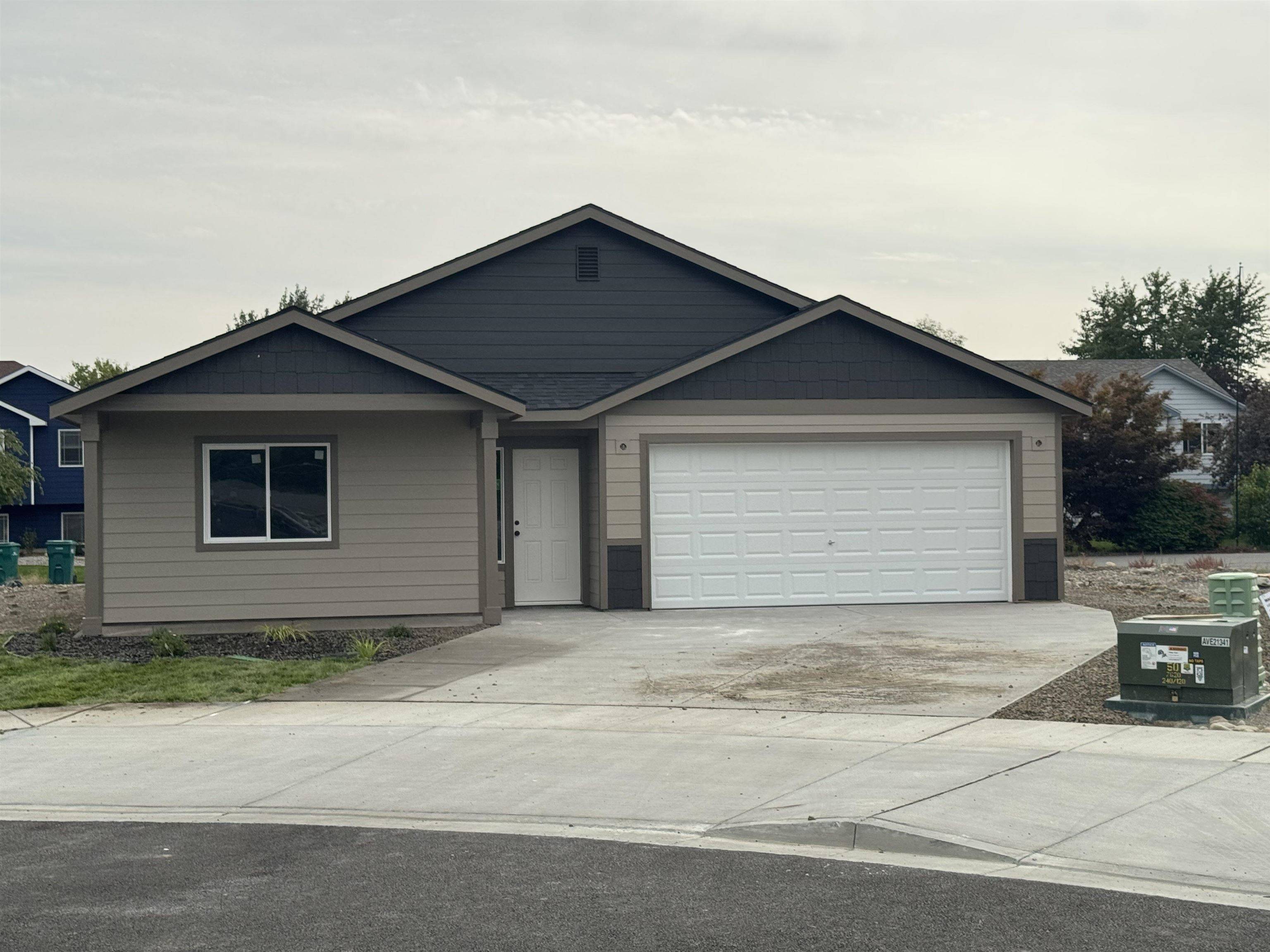 425 N Garvin Ct, Greenacres, WA 99016