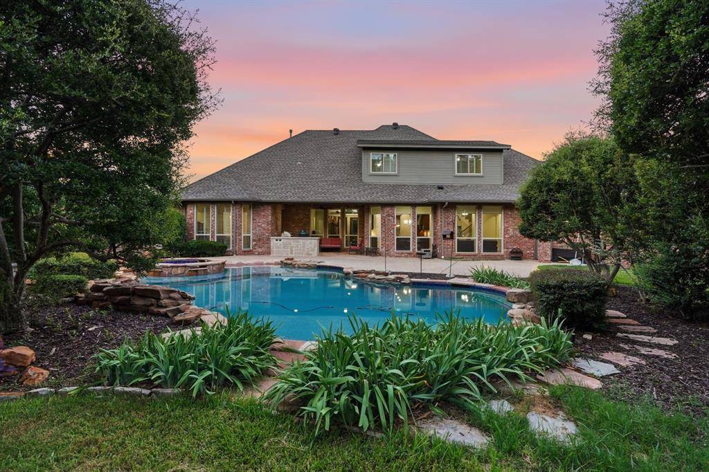 1016 Meandering Woods Drive, Keller, TX 76248