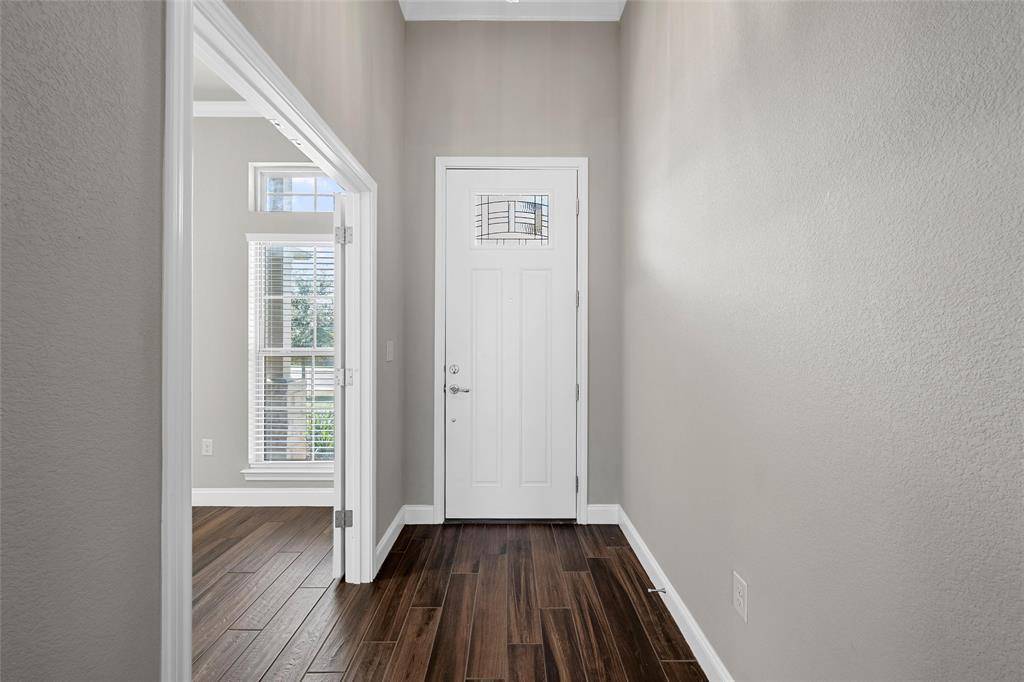 800 Gallant Fox Road, Hewitt, TX 76643