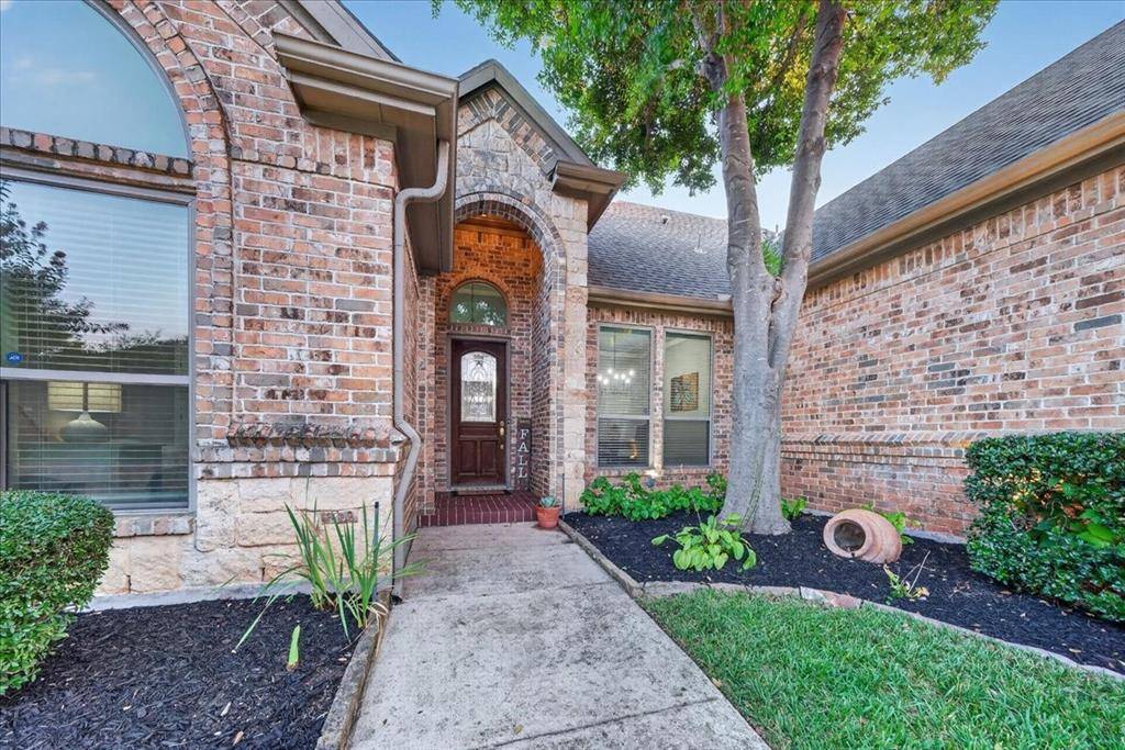9116 Edgemont Drive, North Richland Hills, TX 76182