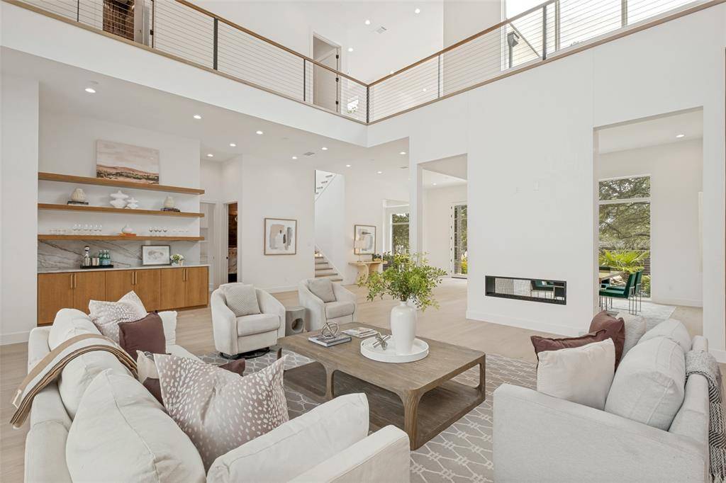 6633 Greenwich Lane, Dallas, TX 75230
