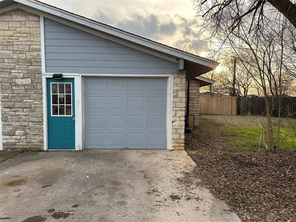 407 Vista West CT #B, Bastrop, TX 78602