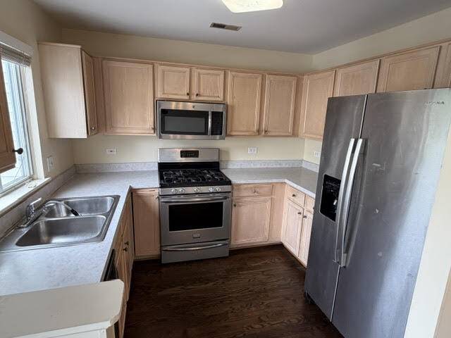 983 S Darla CT #983, Waukegan, IL 60085