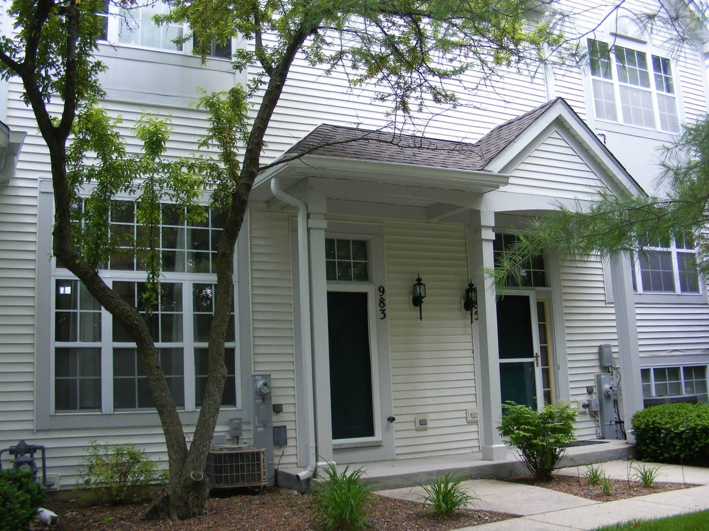 983 S Darla CT #983, Waukegan, IL 60085