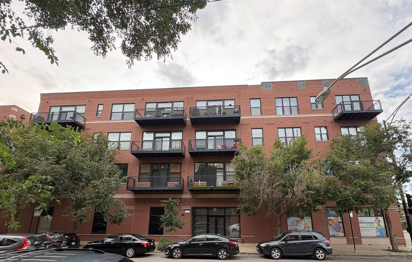 2 S Leavitt ST #308, Chicago, IL 60612