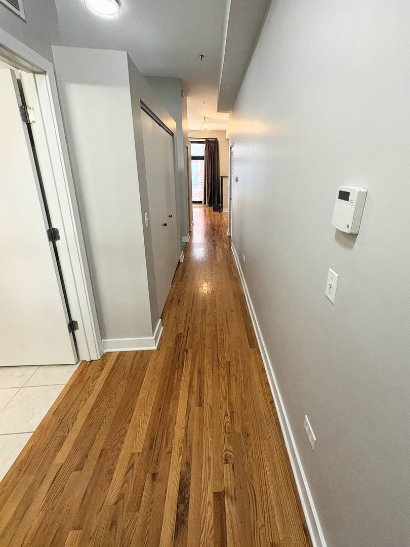 2 S Leavitt ST #308, Chicago, IL 60612
