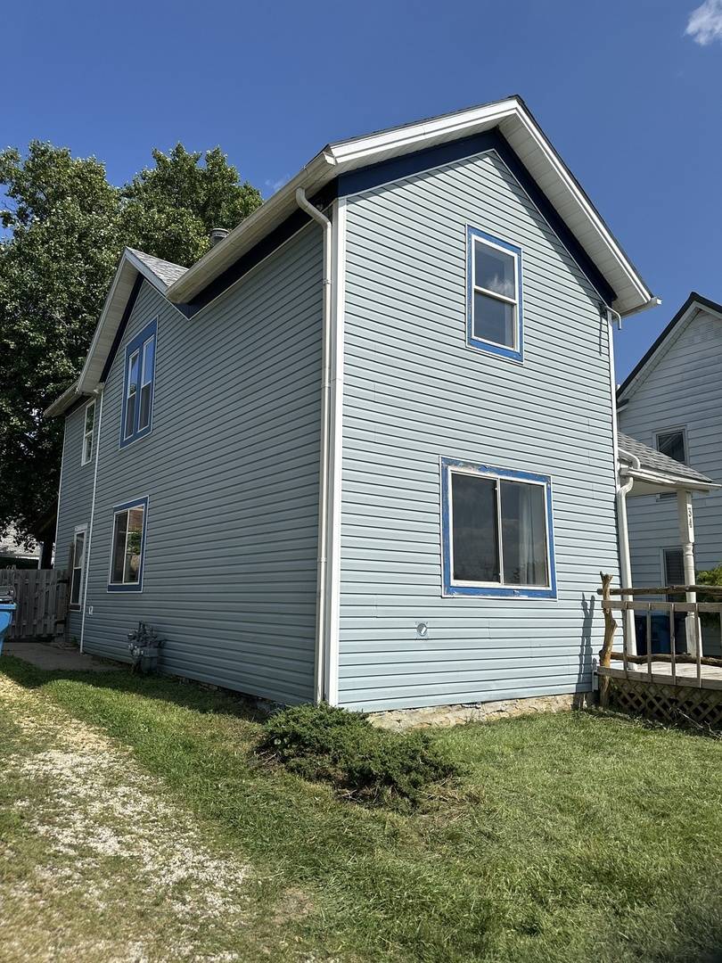 34 3rd ST, Savanna, IL 61074