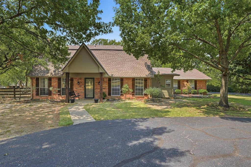 1806 Carriage Estates Road, Sherman, TX 75092