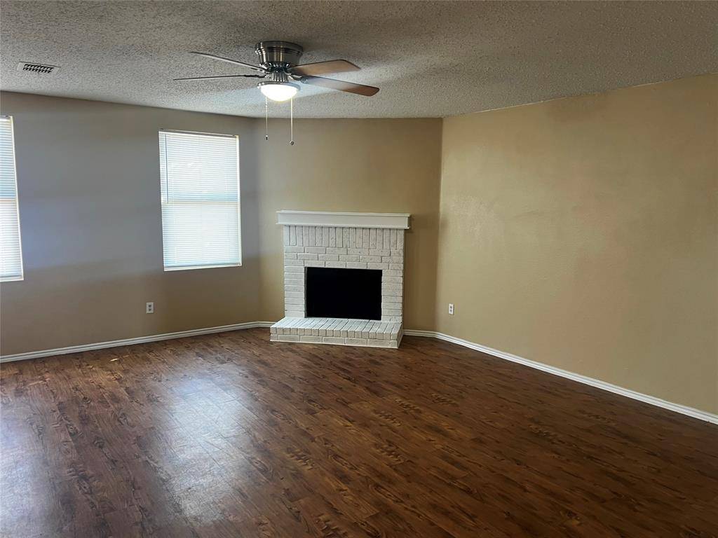 1724 Creek Bend Lane, Little Elm, TX 75068