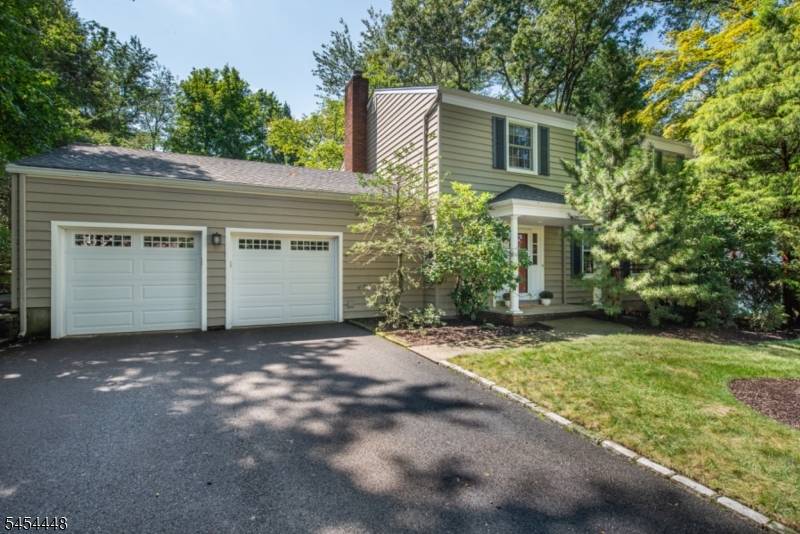 2 Midvale Ave, West Caldwell Twp., NJ 07006