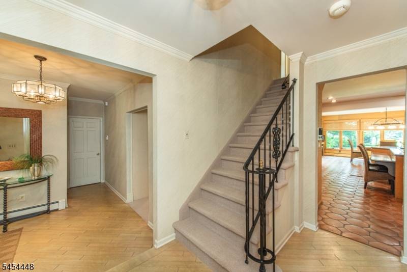 2 Midvale Ave, West Caldwell Twp., NJ 07006