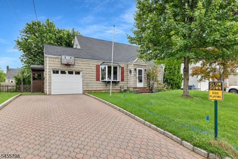 180 Mohawk Dr, Cranford Twp., NJ 07016