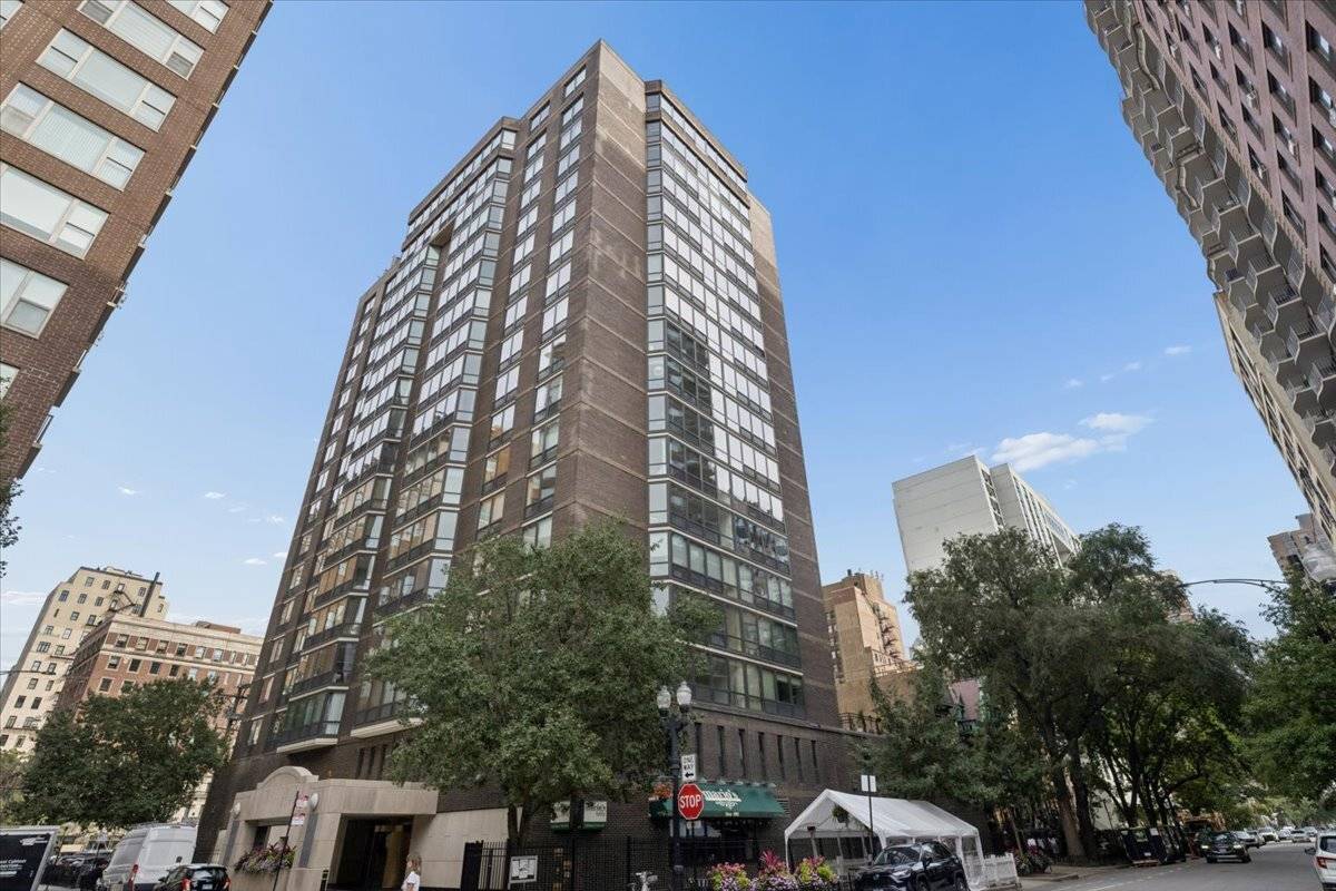 21 W GOETHE ST #8H, Chicago, IL 60610