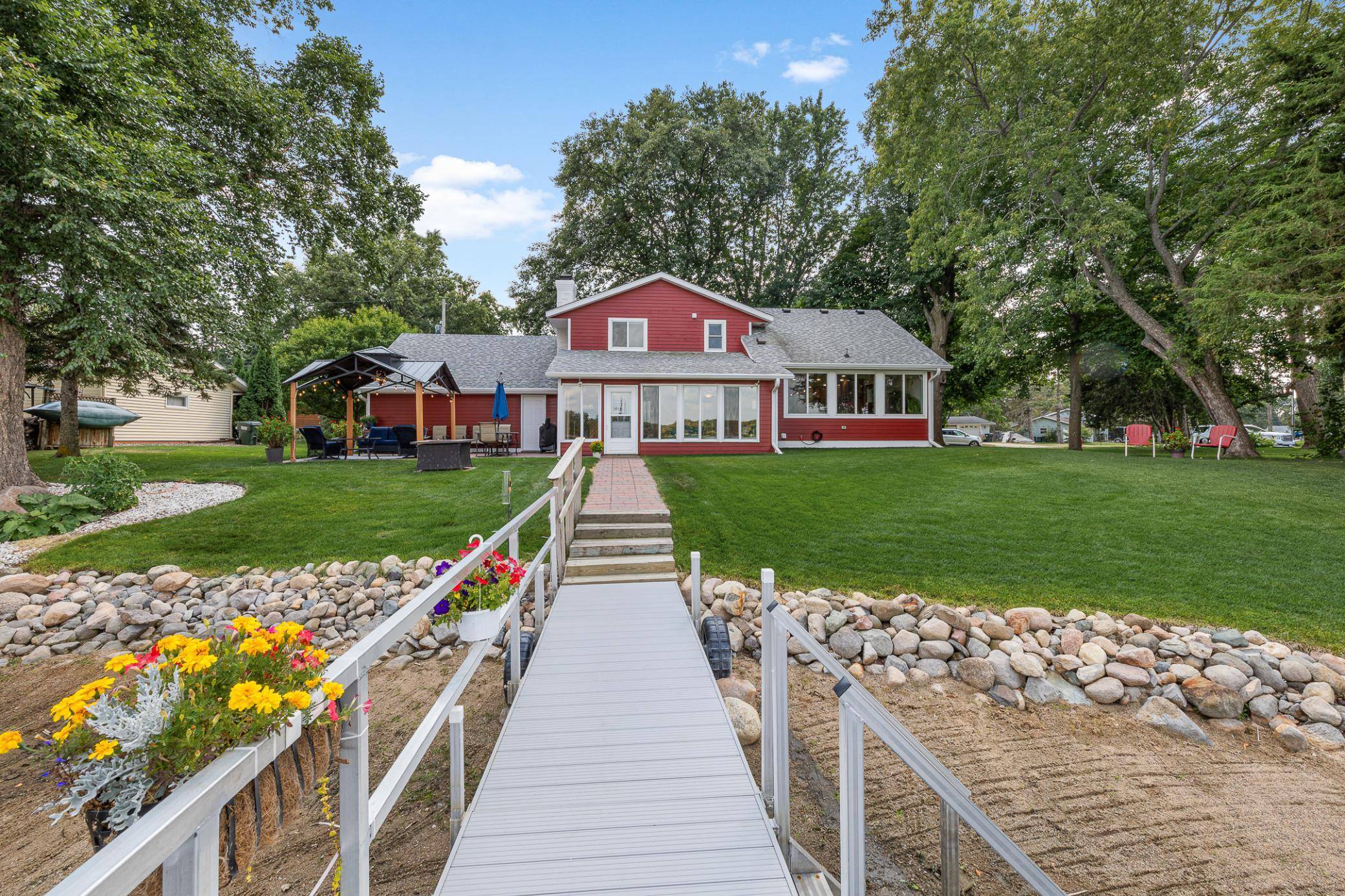 969 Hamlet DR N, Avon, MN 56310