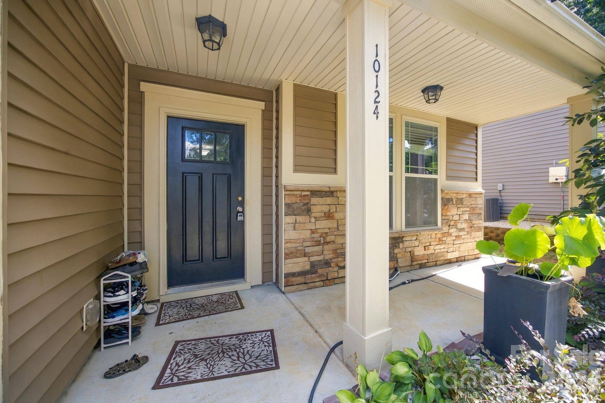 10124 Michael Crossing DR, Charlotte, NC 28213