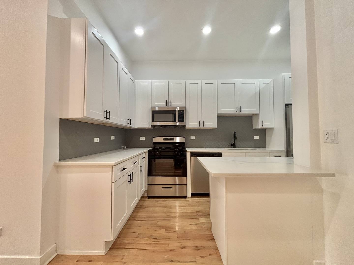 1344 W Ohio ST #1F, Chicago, IL 60642