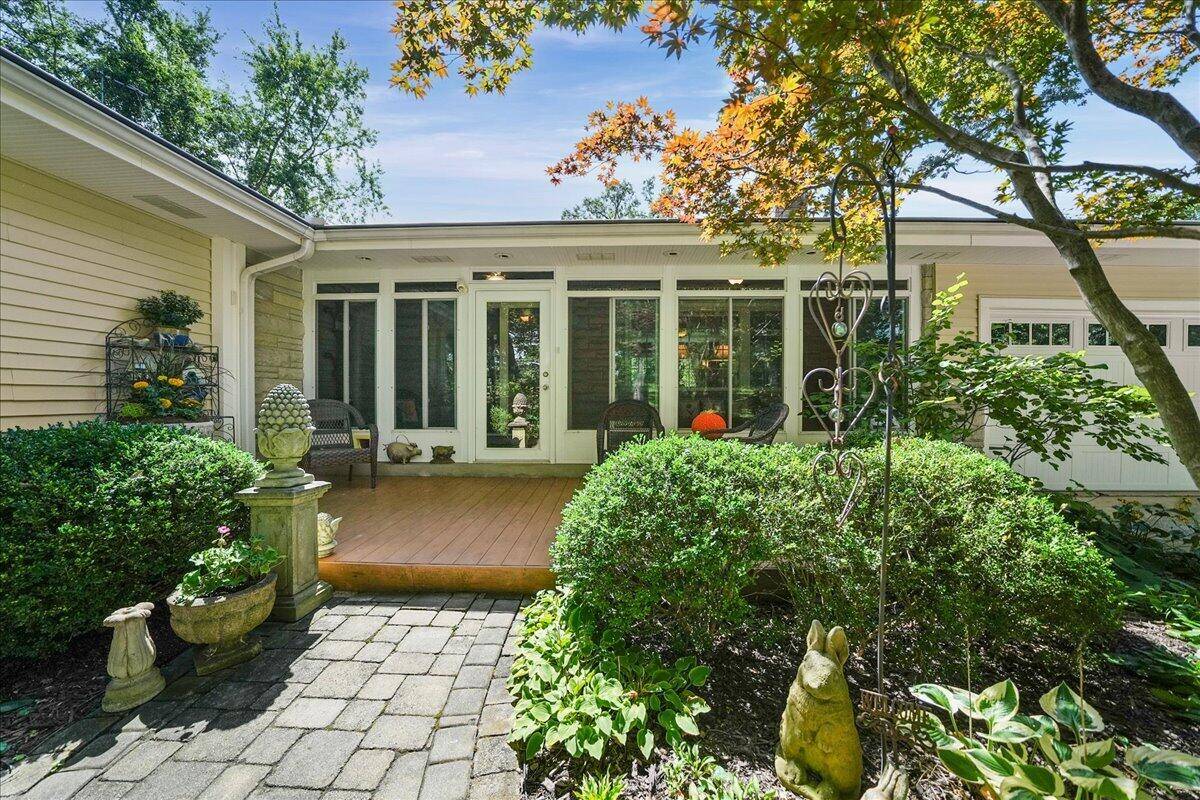8811 Ainsworth Road, Hobart, IN 46342