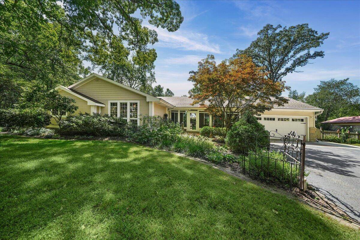 8811 Ainsworth Road, Hobart, IN 46342