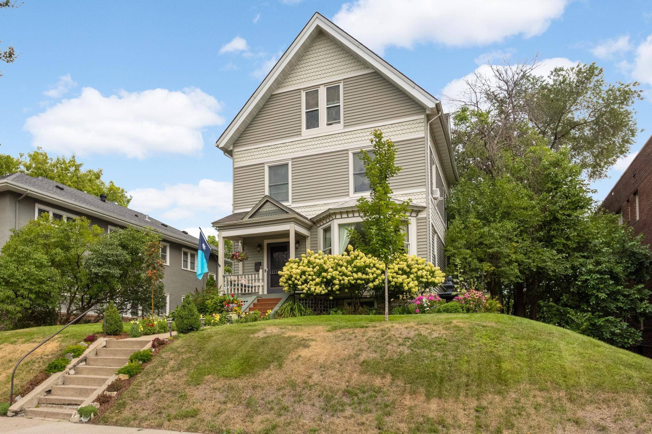 993 Fairmount AVE, Saint Paul, MN 55105