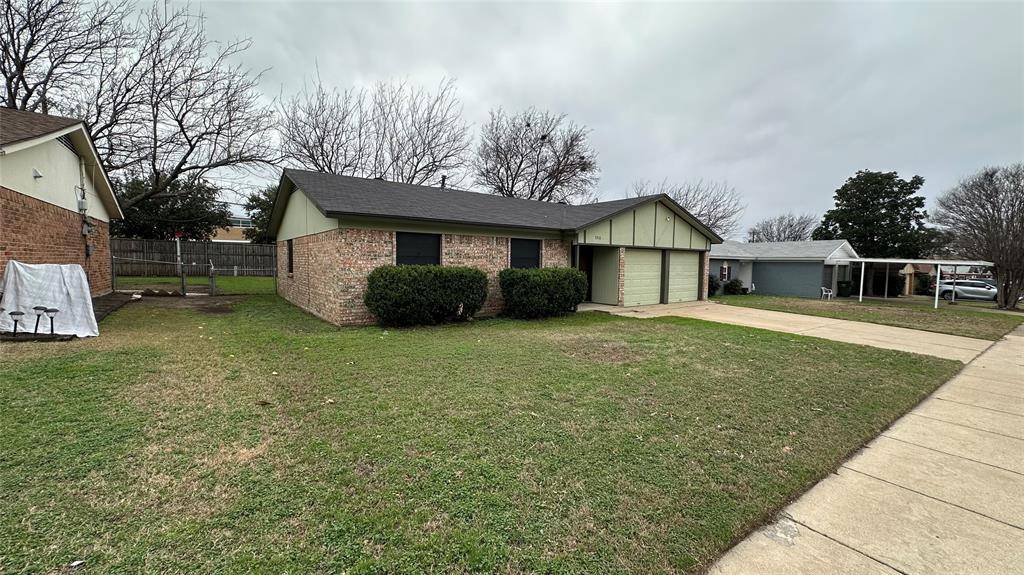 5916 Kary Lynn Drive S, Watauga, TX 76148