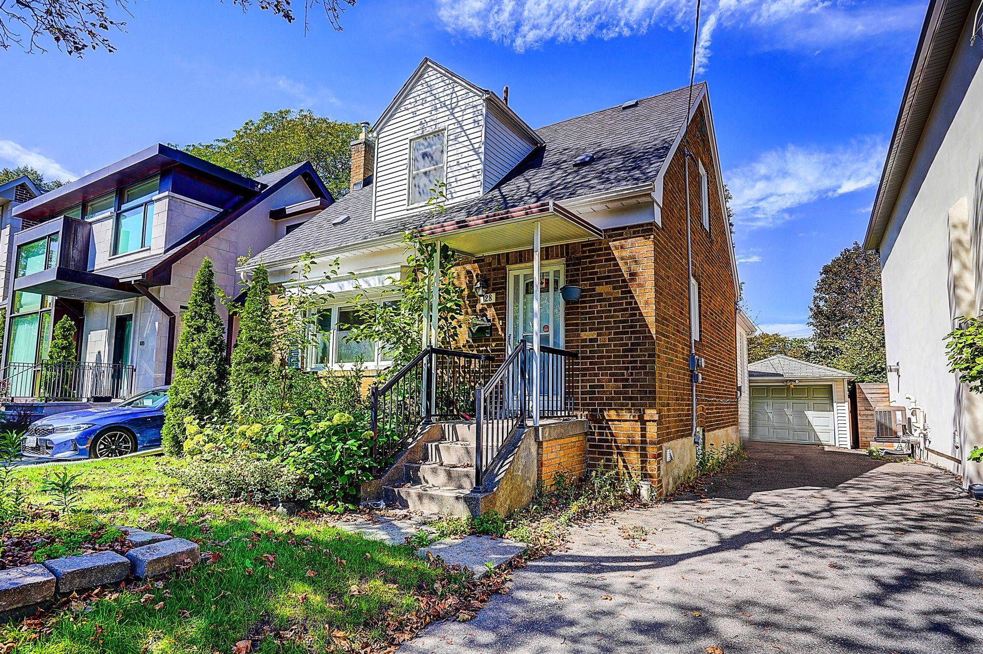 128 Leacrest RD, Toronto C11, ON M4G 1E8