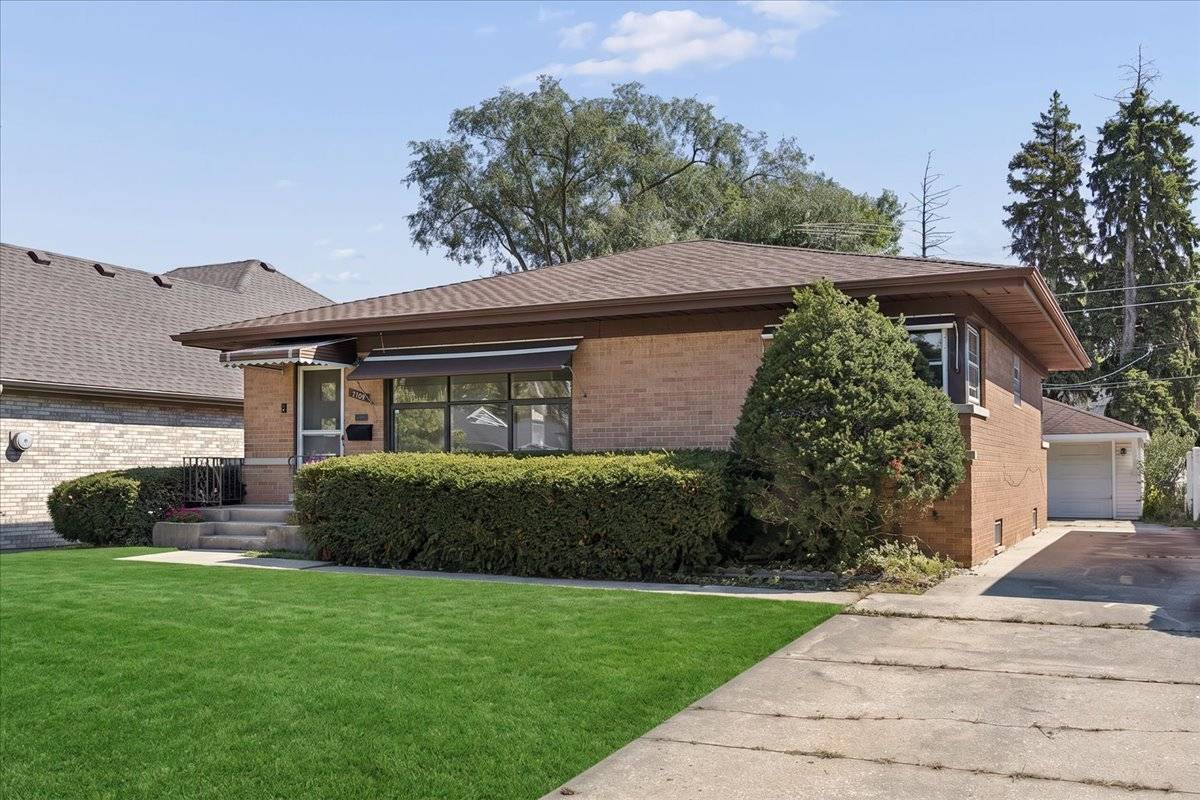 2109 Norfolk AVE, Westchester, IL 60154