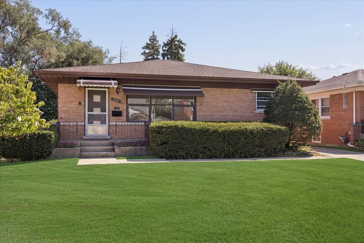 2109 Norfolk AVE, Westchester, IL 60154