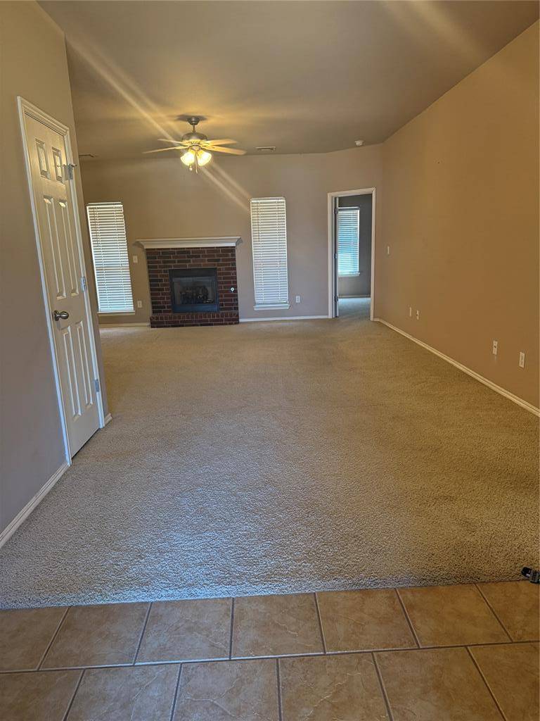 400 S Castle Ridge LN, Mustang, OK 73064