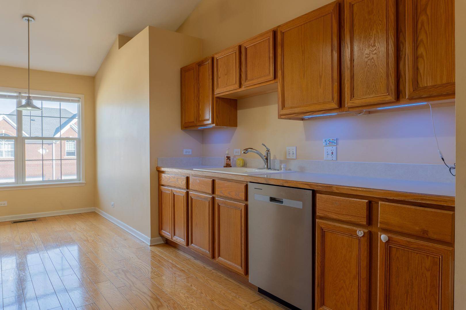 86 Allerton DR #86, Schaumburg, IL 60194