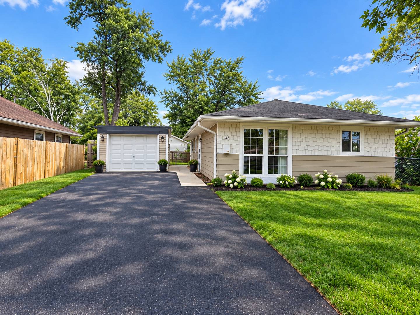 147 Birch ST, Carpentersville, IL 60110